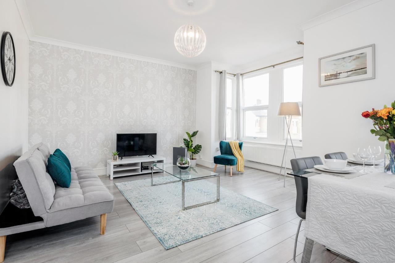 Business & Leisure 2 Bedroom & Parking By Damask Homes Ilford Dış mekan fotoğraf