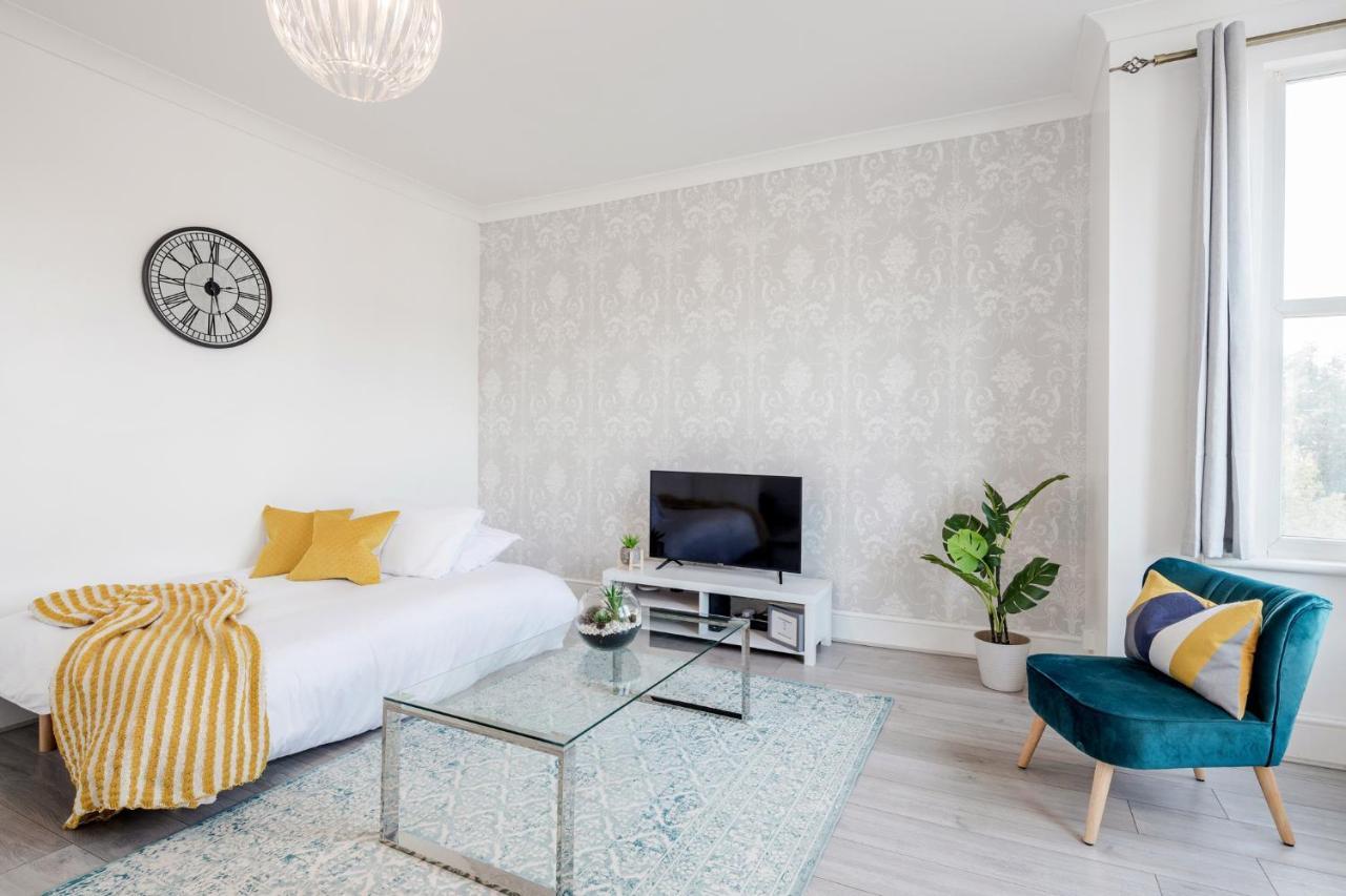 Business & Leisure 2 Bedroom & Parking By Damask Homes Ilford Dış mekan fotoğraf