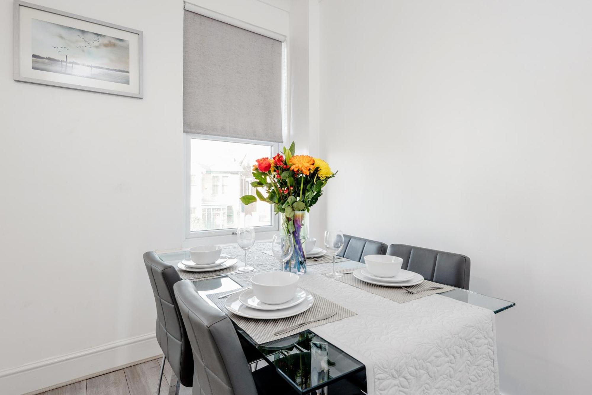 Business & Leisure 2 Bedroom & Parking By Damask Homes Ilford Dış mekan fotoğraf