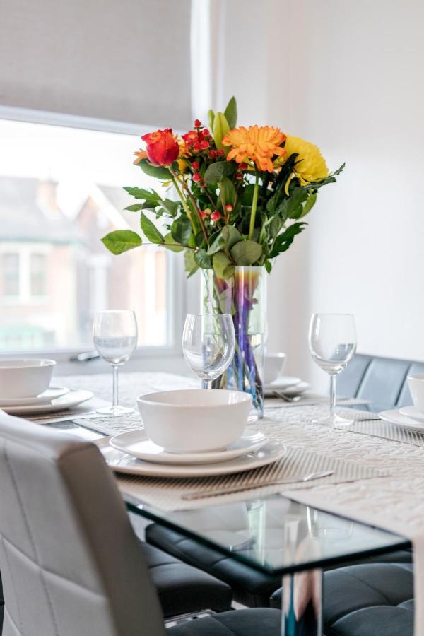 Business & Leisure 2 Bedroom & Parking By Damask Homes Ilford Dış mekan fotoğraf