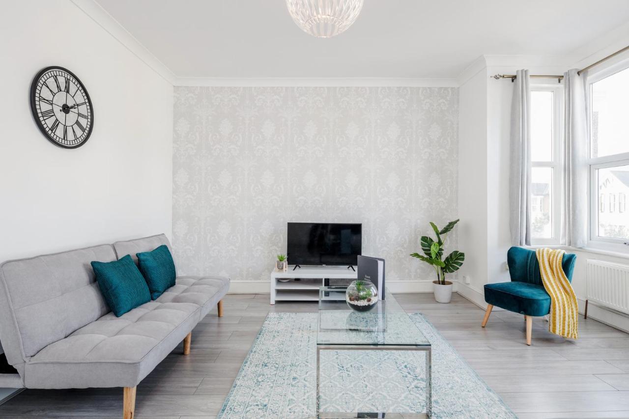 Business & Leisure 2 Bedroom & Parking By Damask Homes Ilford Dış mekan fotoğraf
